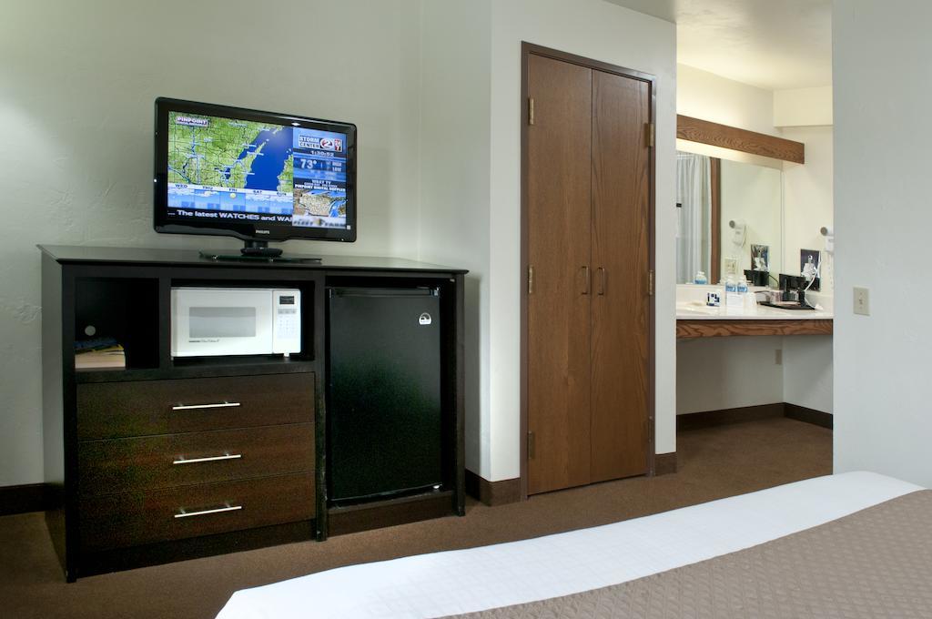 Hotel Americinn By Wyndham Bay West 2*