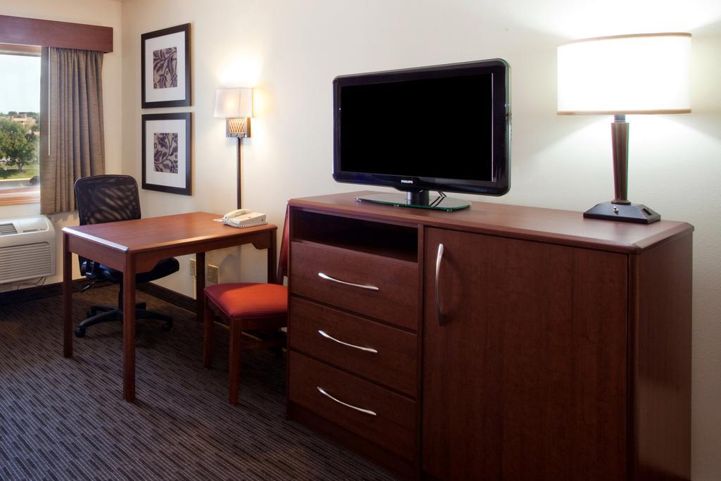 Americinn By Wyndham Bay West 2*