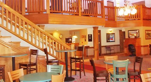 Americinn By Wyndham Bay West 2*