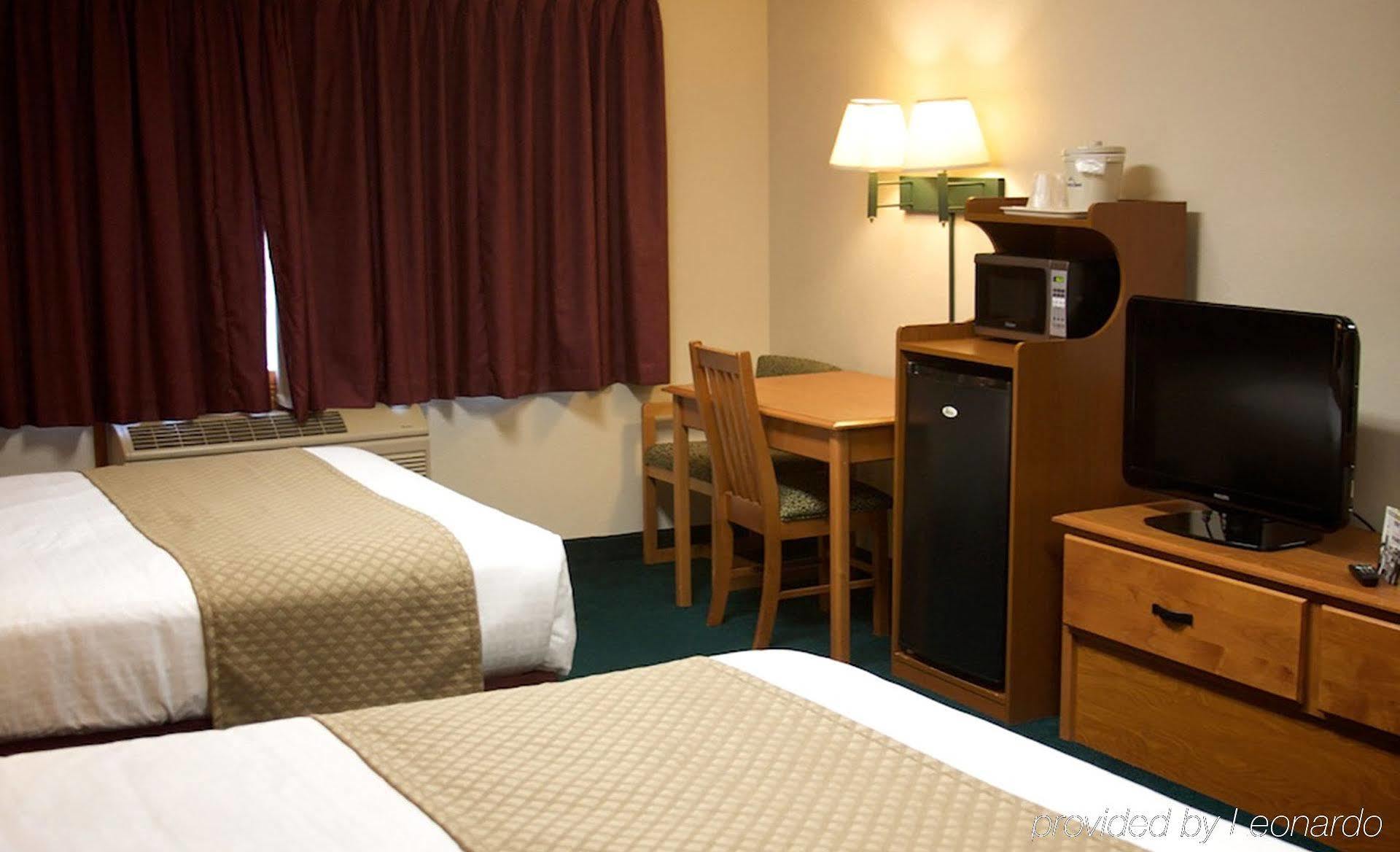 Hotel Americinn By Wyndham Bay West 2*