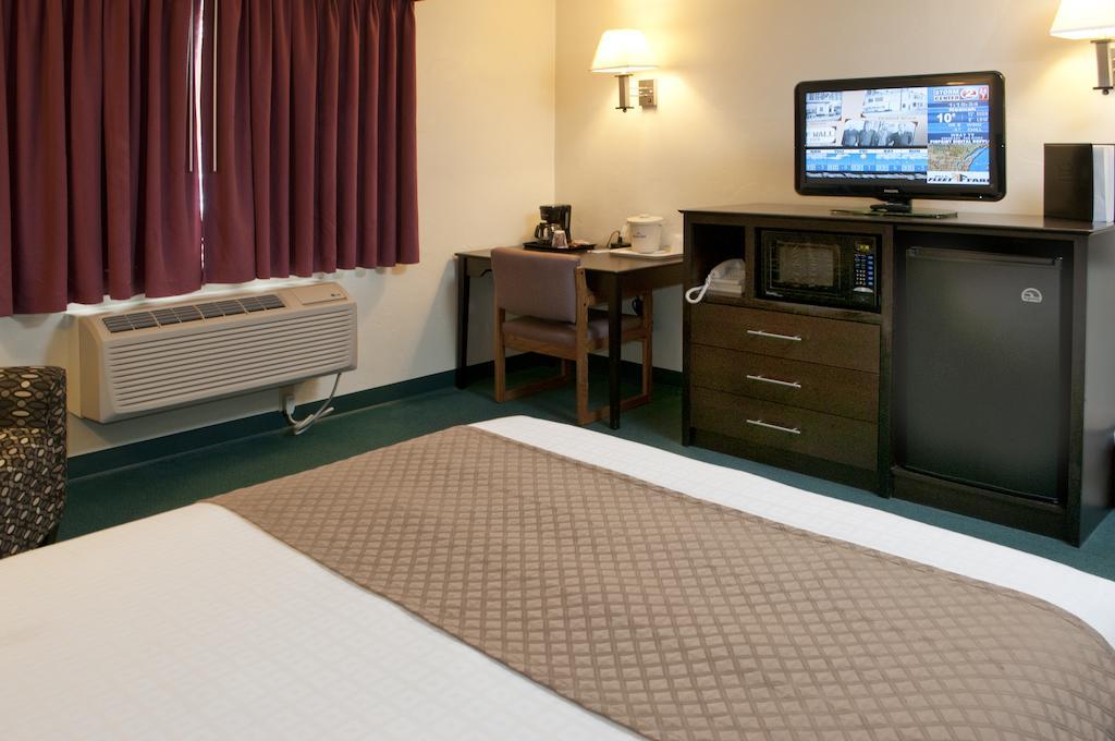 Hotel Americinn By Wyndham Bay West Green Bay